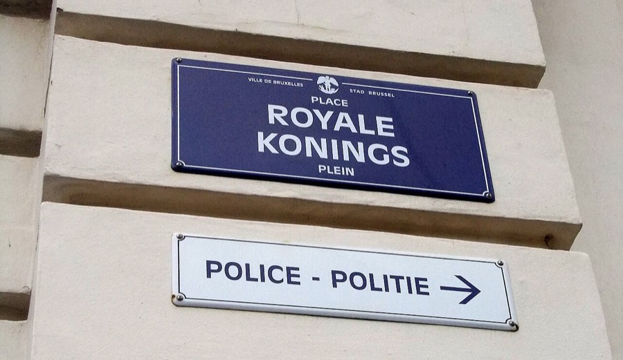 Bilingual French-Dutch street sign, Brussels